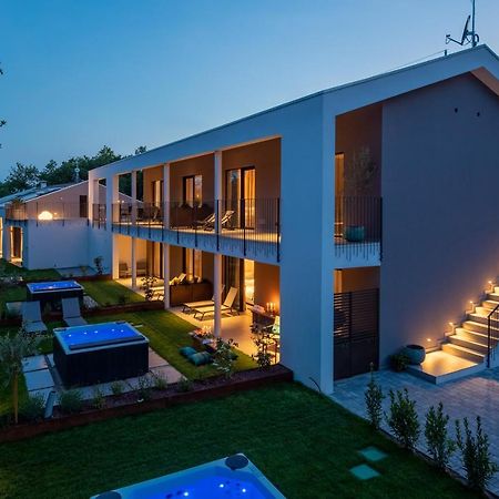 Shiloh Private Luxury Apartments Костермано Экстерьер фото