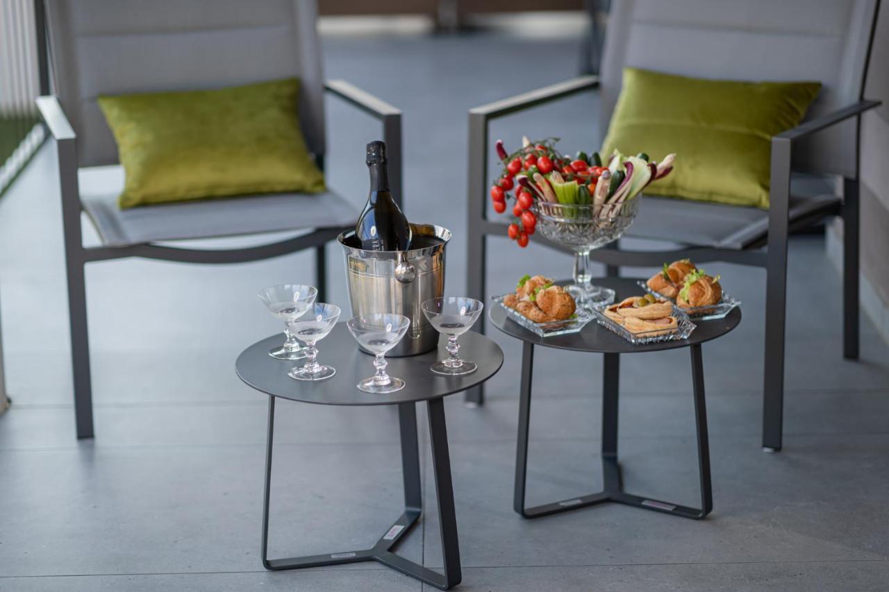 Shiloh Private Luxury Apartments Костермано Экстерьер фото