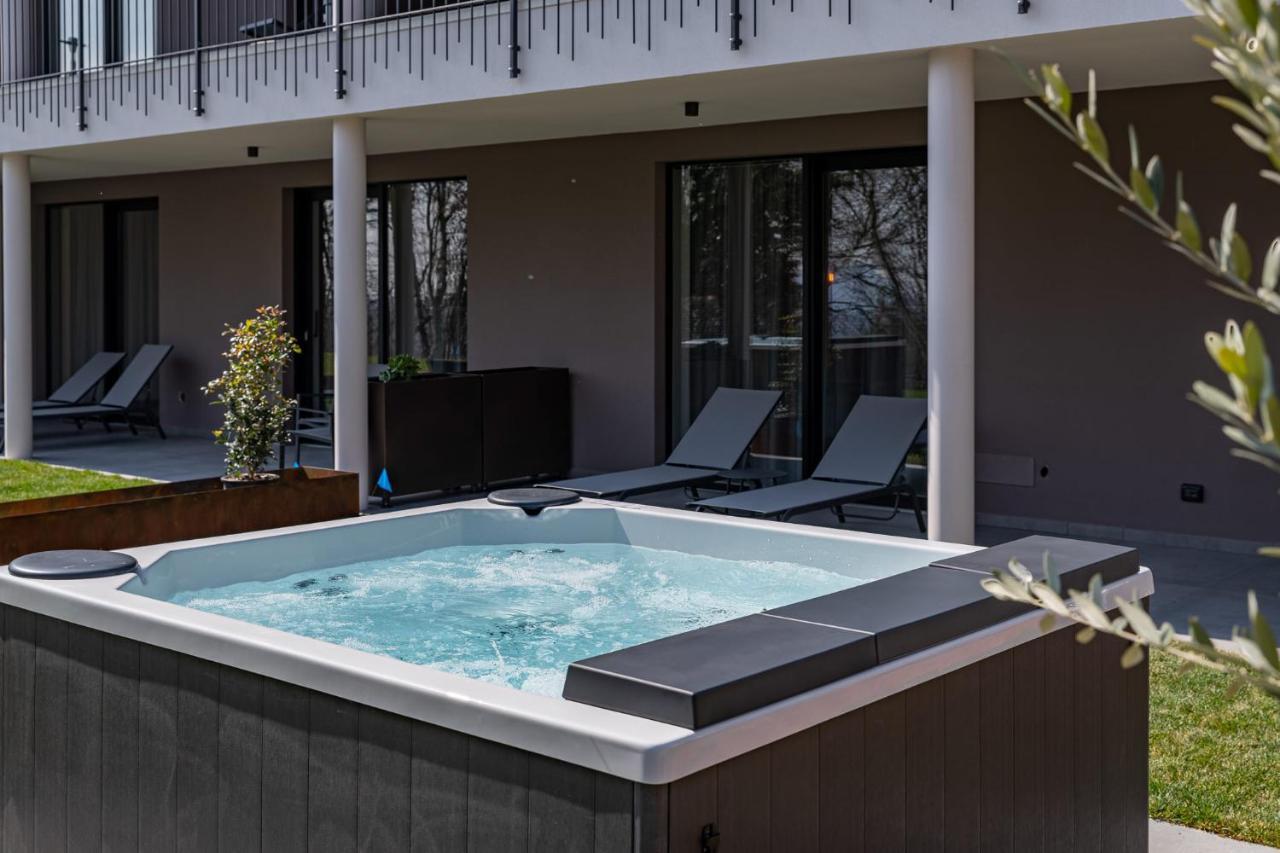 Shiloh Private Luxury Apartments Костермано Экстерьер фото