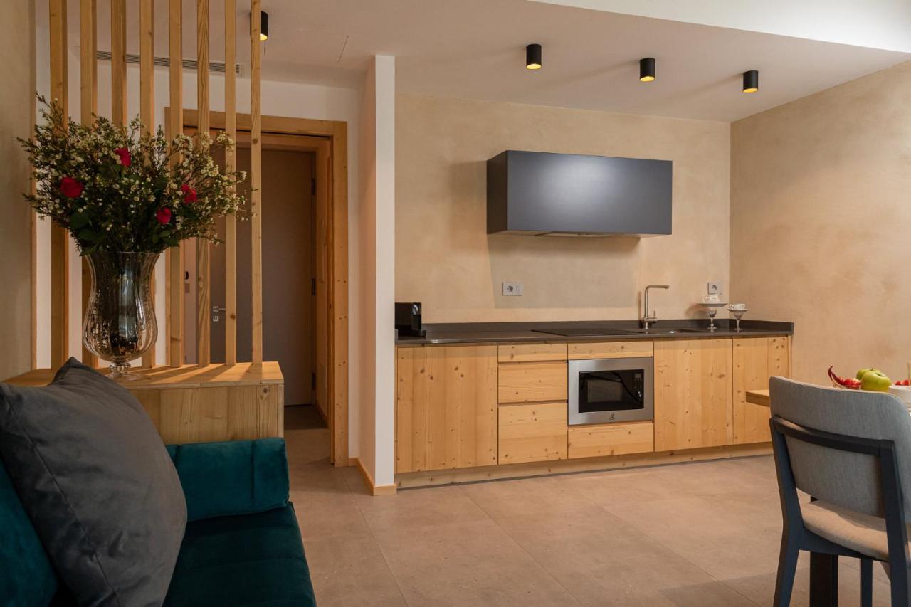 Shiloh Private Luxury Apartments Костермано Экстерьер фото