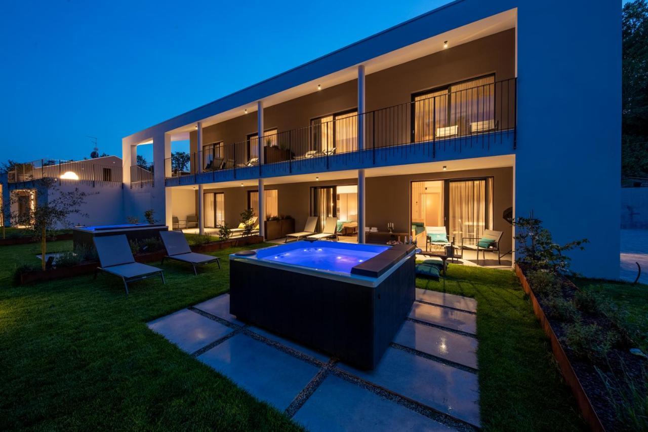 Shiloh Private Luxury Apartments Костермано Экстерьер фото